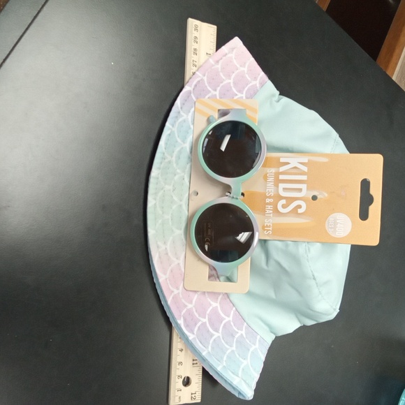 KIDS SUNGLASS BUCKET HAT SET - Picture 4 of 6